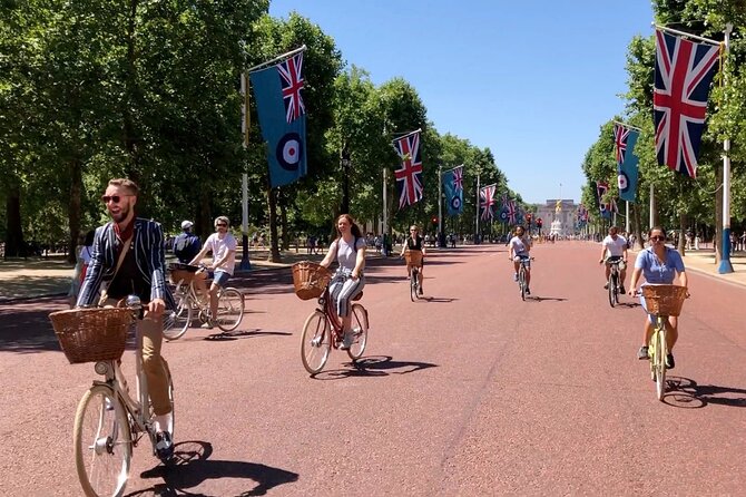 London Bike Tour: Landmarks, Secret Gems, Pub Stop & Street Art - Why this London bike tour works