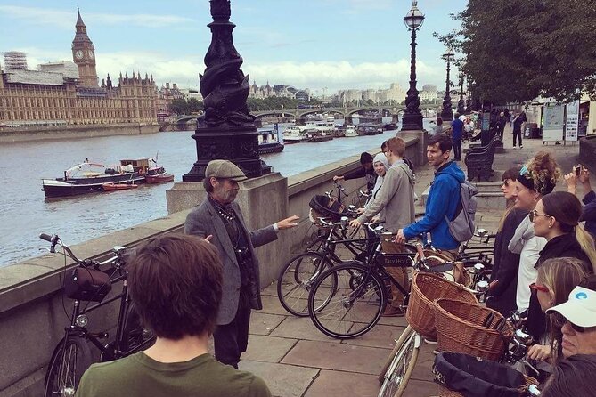 London Bike Tour: Landmarks, Secret Gems, Pub Stop & Street Art - Starting at Hercules Road and getting comfortable