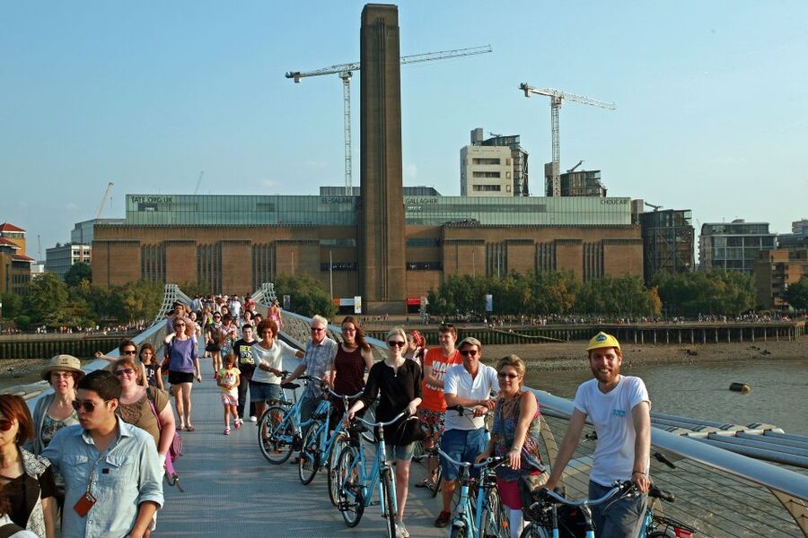 London: East London Town 3.5-Hour Bike Tour - Tower Bridge and the Tower of London
