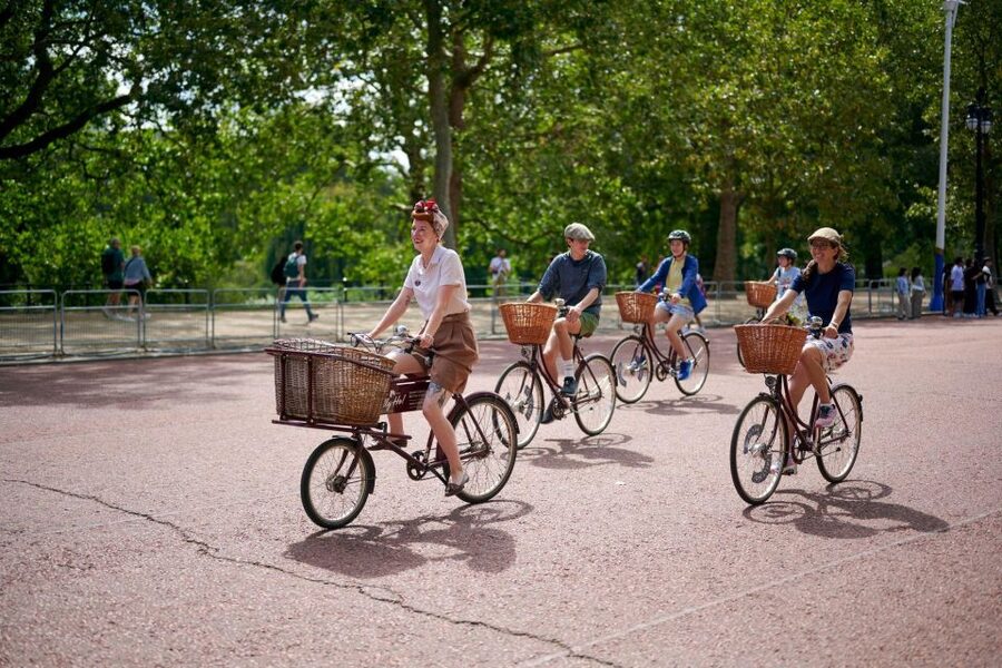 London: Private Family Guided Bike Tour with Childseats - Timing, weather and what to bring