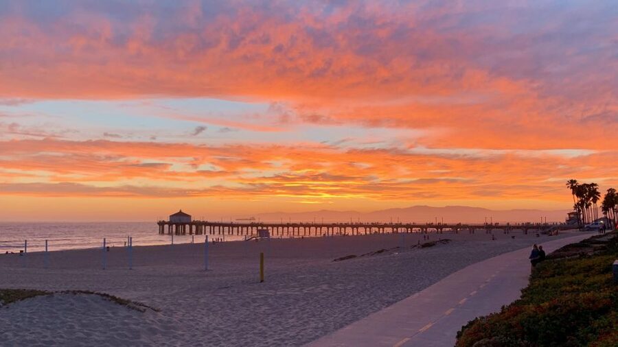 Los Angeles: Beach E-Bike Ride Redondo Beach to Santa Monica - Venice Beach gives you several reasons to stop