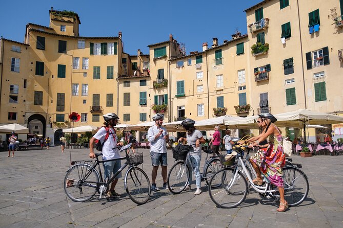 Lucca Bikes and Bites with food tastings for Small Groups or Private - Piazza Napoleone and the final gelato