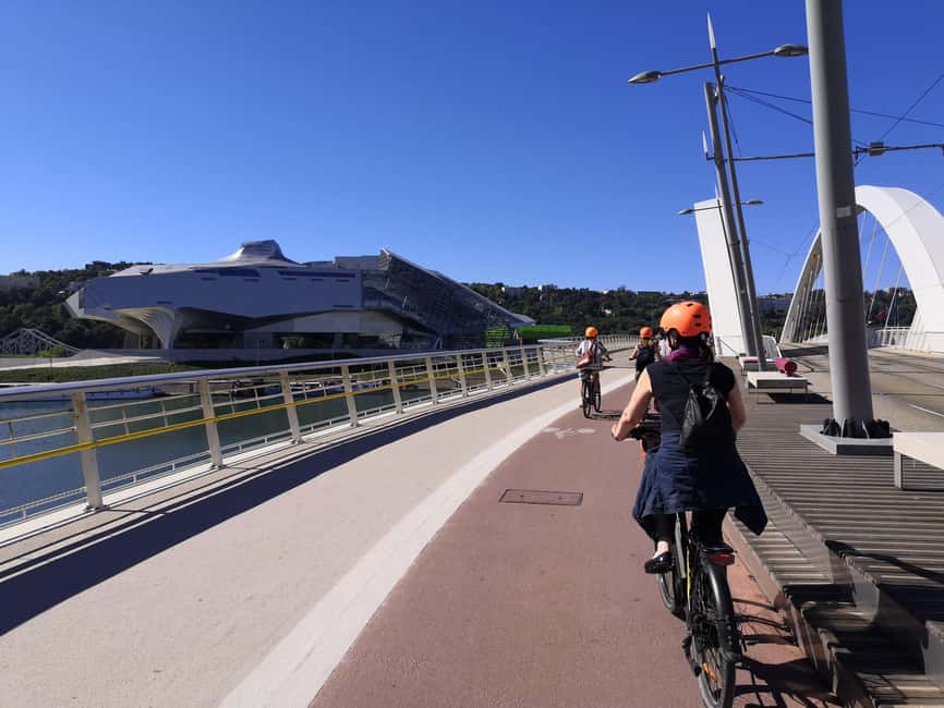 Lyon: 3-Hour Guided E-Bike Tour - Terreaux Square and the city center