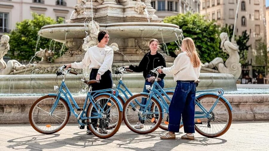 Lyon: Guided City Bike Tour - Key points at a glance