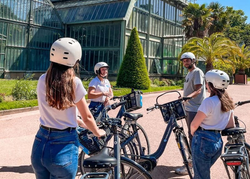 Lyon: Tête d'Or park on an electric bike Tour - The Peninsula and Place des Terreaux