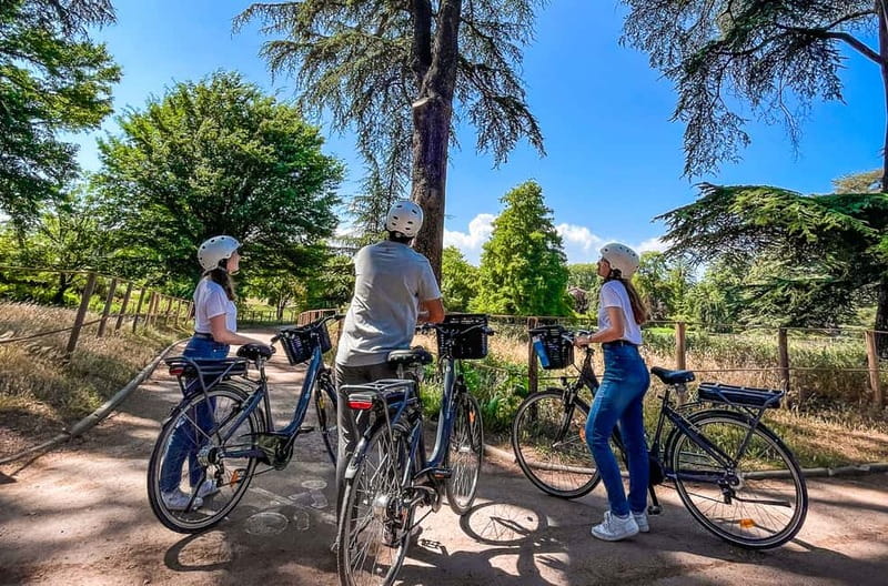 Lyon: Tête d'Or park on an electric bike Tour - The guides make the difference