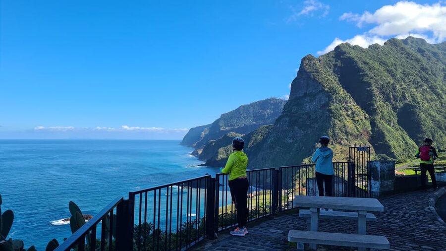 Madeira: Guided E-bike Tour of the North Coast - The village roads and the Atlantic viewpoint