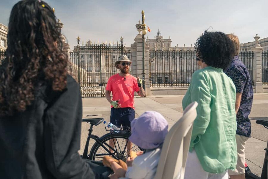 Madrid: 3 h. Guided Highlights Bike Tour with Optional Tapas - Is $34 a fair price?