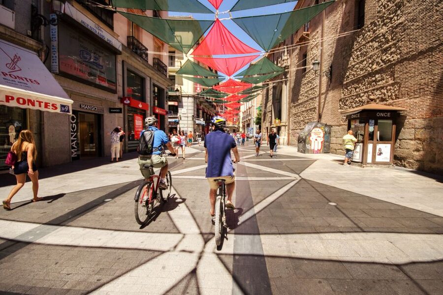 Madrid City Guided Bike/E-Bike Tour for Small Groups - Las Cortes and the climb to Retiro Park
