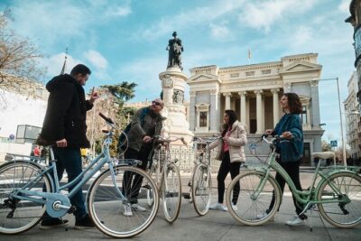 City Highlights Guided Vintage Bike Tour