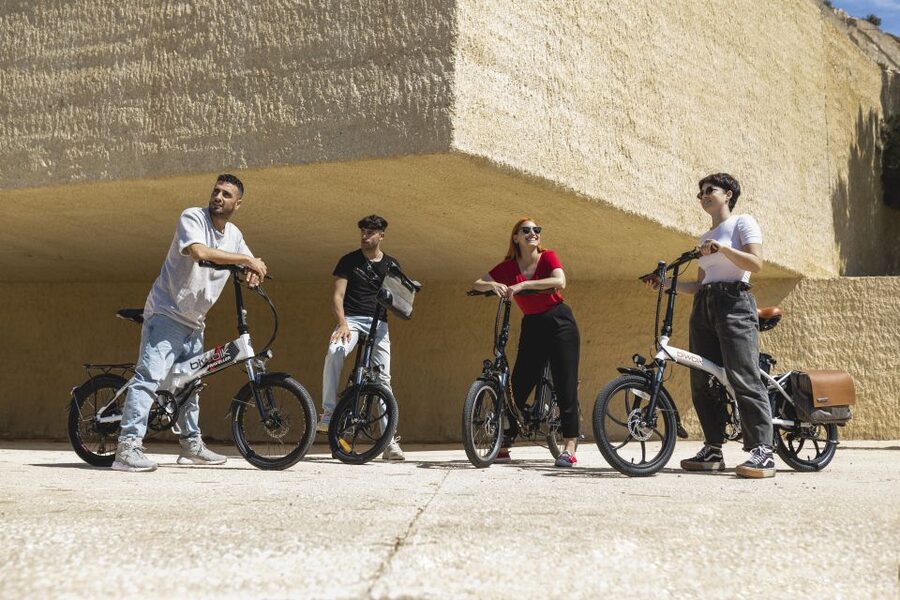 Madrid: Guided Electric Bike Tour. City center & Retiro Park - The Paseo del Prado and Madrid’s art zone