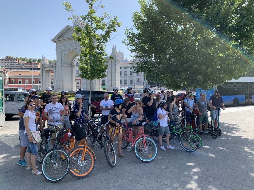 Madrid: Literary Quarter & Retiro Park Electric Bike Tour - Entering Retiro Park by electric bike