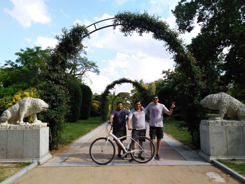 Madrid: Retiro Park and Literary Quarter by Bike - Retiro Park by Bicycle