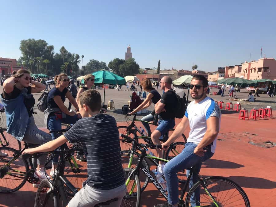 Marrakech: Bicycle Tour with a Local Guide - Koutoubia Mosque and the gardens behind it