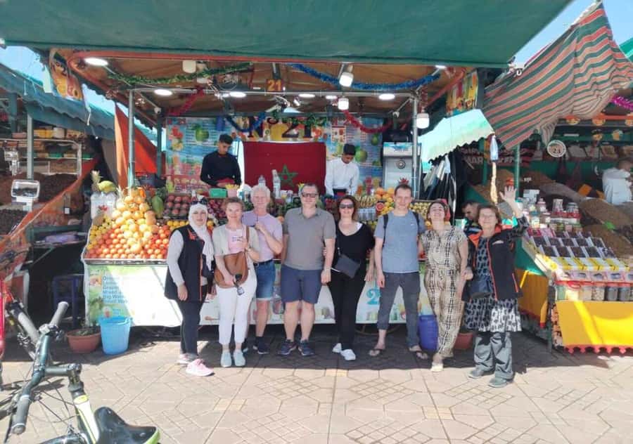 Marrakech: Bicycle Tour with a Local Guide - Through the Kasbah to the Saadian Tombs