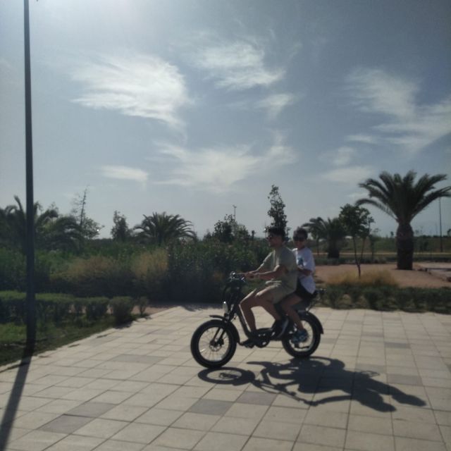 Marrakech: Bicycle Tour with a Local Guide - Riding the Medina and souks