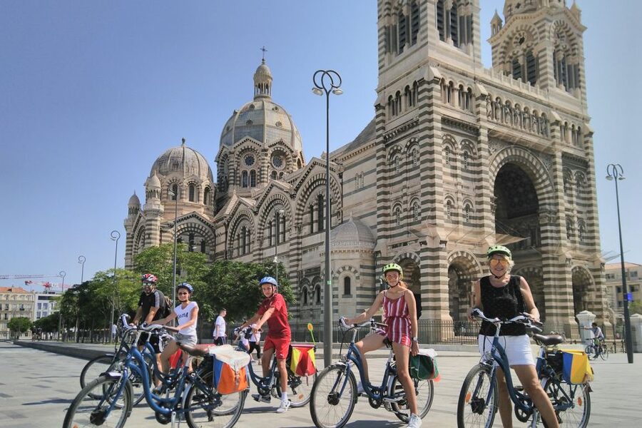 Marseille: City Highlights Guided Half-Day E-Bike Tour - Malmousque and Vallon des Auffes