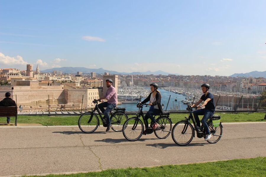 Marseille: E-bike Virtual Guided Tour - Reaching the Calanques area by electric bike