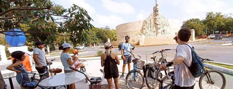 Mérida: Montejo Boulevard and Historic Center bike tour - Who should book this Mérida bike tour?
