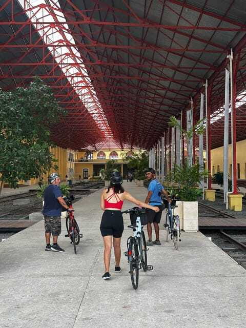 Mérida: The E-bike tour with history and culture - The southern barrio and the return ride