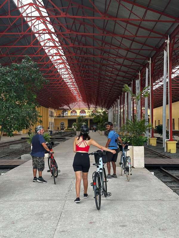 Mérida: The E-bike tour with history and culture - Starting near the Monument to the Homeland