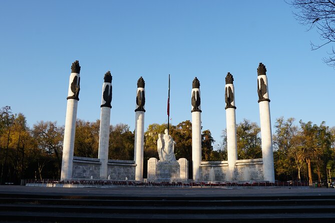 Mexico City: 19 City Highlights Bicycle Tour - Chapultepec, the Children Heroes, and the castle view