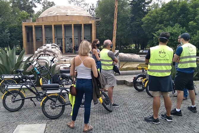Mexico City E-Bike Tour with a taco and churros stop - Starting in Roma Norte at 9:30