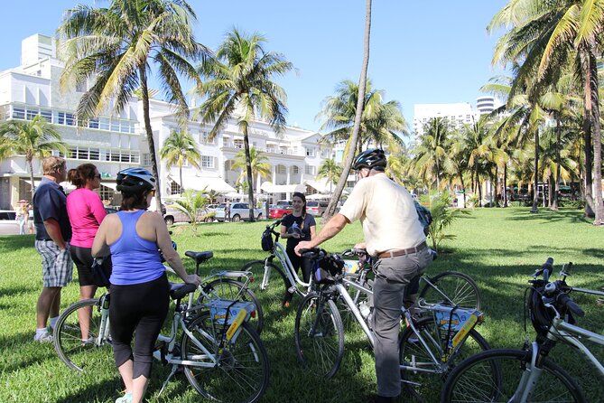 Miami Beach Bike Tour - A quiet pause at Miami Beach Botanical Garden