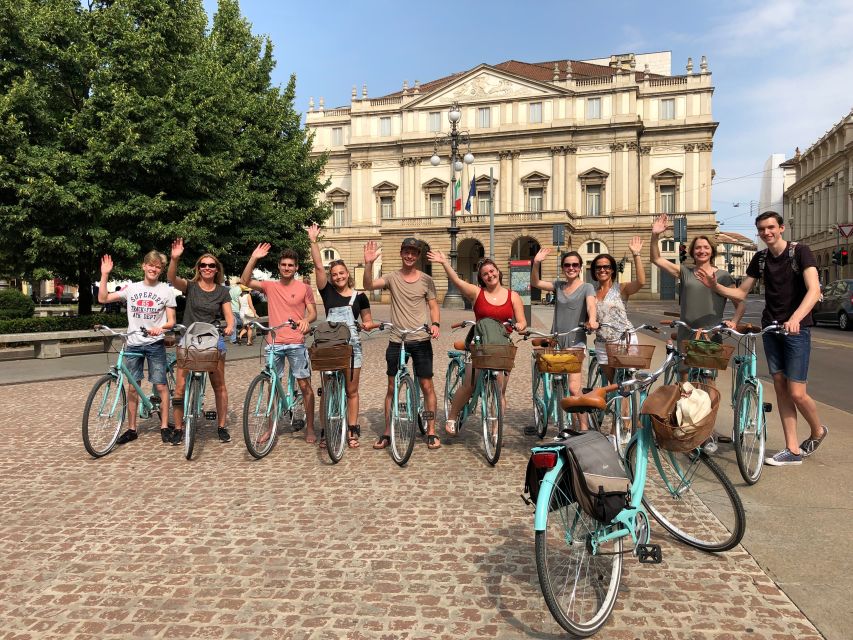 Milan: Highlights and Hidden Gems Guided Bike Tour - Which guide language and group style suit you