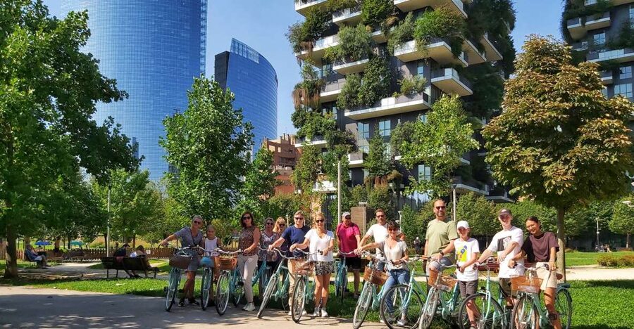 Milan: Highlights and Hidden Gems Guided Bike Tour - Duomo, Palazzo Reale, Galleria, and La Scala