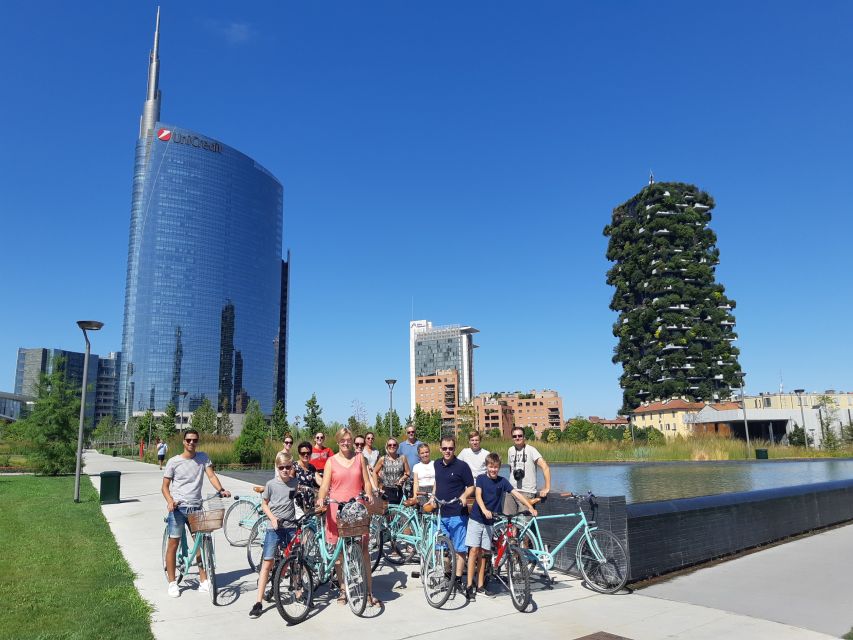Milan: Highlights and Hidden Gems Guided Bike Tour - Sforza Castle and a pause in Parco Sempione