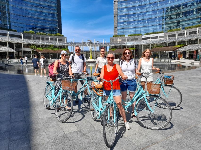 Milan: Highlights and Hidden Gems Guided Bike Tour - The bikes, pace, and road experience