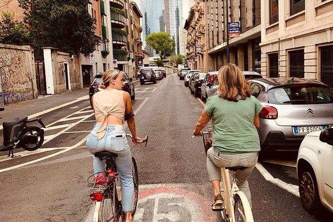 Milan's Hidden Gems: Unique Bike Tour (ENG, NL) - Sforza Castle and Sempione Park