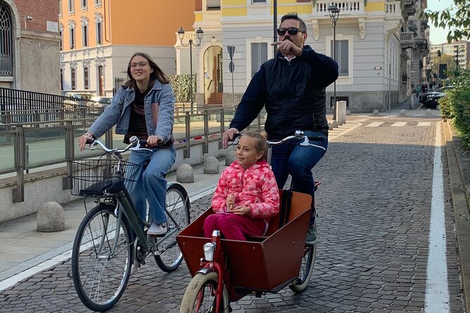 Milan's Hidden Gems: Unique Bike Tour (ENG, NL) - CityLife shows Milan looking forward