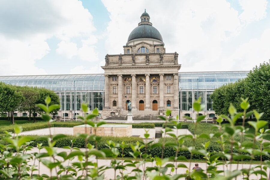Munich 3-Hour Guided Bike Tour - The Residenz and the Hofgarten