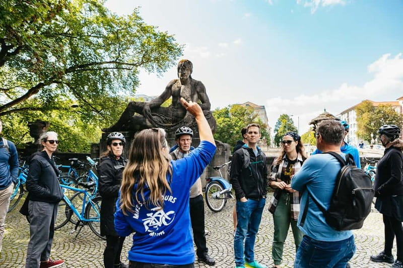Munich: Guided City Tour by Bike with Beer Garden Stop - Old Town lanes, Hofbräuhaus, and the royal quarter
