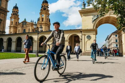 Guided City Tour by Bike with Beer Garden Stop