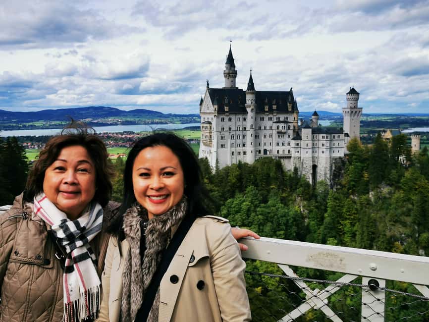 Munich: Neuschwanstein Castle by Bus with Alpine Bike Ride - Cycling around the alpine lake