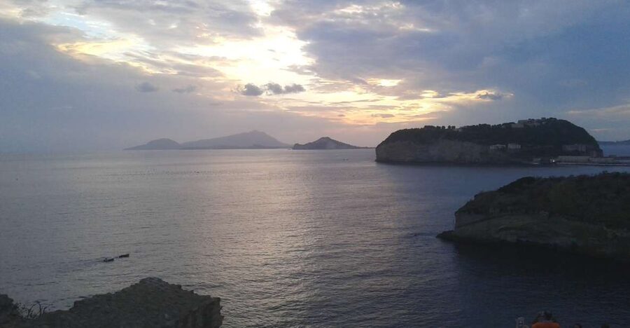 Naples: Panoramic E-Bike Tour - Castel Nuovo and the grand spaces near the harbor