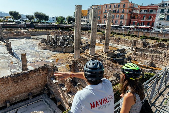Naples Scenic E-Bike Ride to a Local Vineyard with Meal - Lake Averno and the Vineyard Lunch
