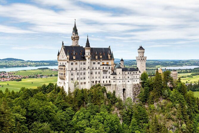Neuschwanstein Castle by Bus Incl. Bike Ride or Hohenschwangau - Key details before you book