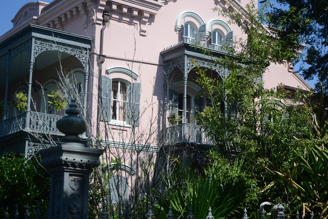 New Orleans French Quarter and Garden District Bike Tour - A short stop at Lafayette Cemetery No. 1
