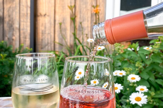 Niagara-on-the-Lake Cycle and Wine-Tasting Tour with Optional Lunch - Wine purchases without bottle-carrying duty