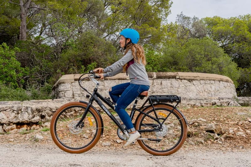 Nice: Bike or E-Bike Rental - What the equipment and handover mean for value