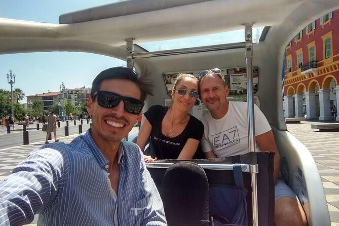Nice: private guided Tour by electric taxi bike - Castle Hill views and the military memorial