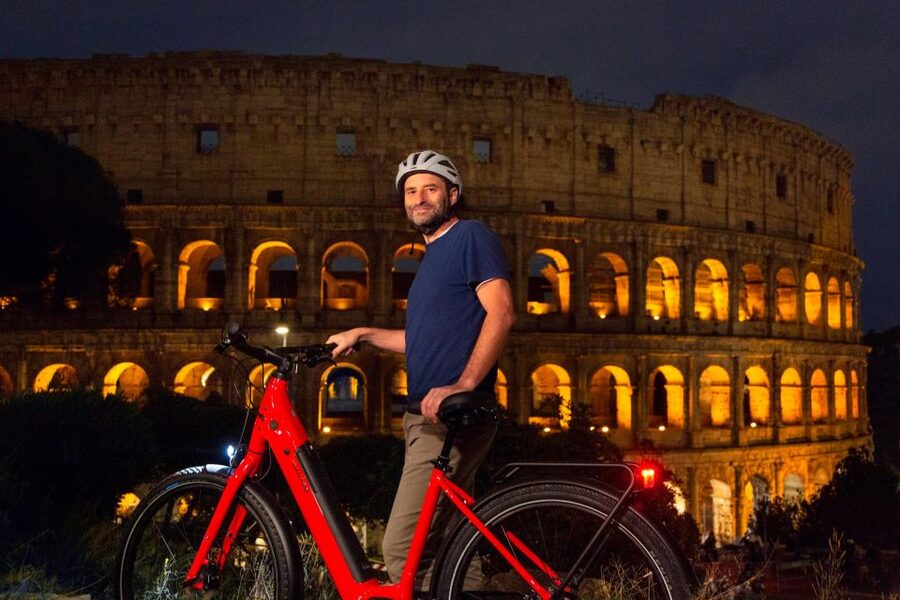 Night Tour of Rome with Top E-bike & optional Italian Dinner - The Colosseum and Roman Forum at the start