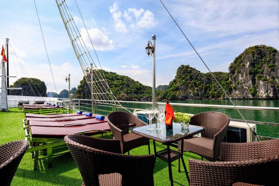 Ninh Binh: Lan Ha Bay 2D 1N cruises- bike tour, kayak, meals - Sunset, spring rolls, and a busy evening
