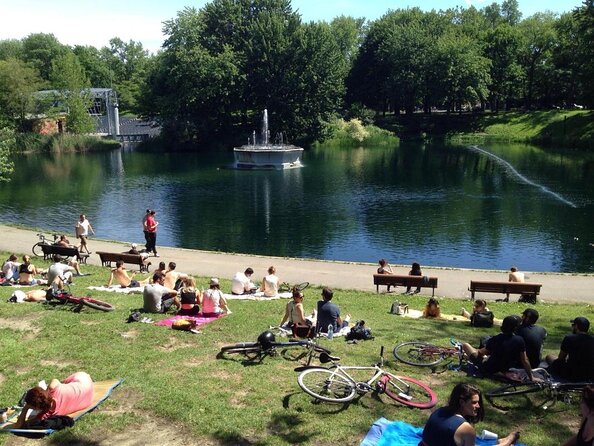 Non Touristy Pink Bike Tour by Spade & Palacio - Key points at a glance