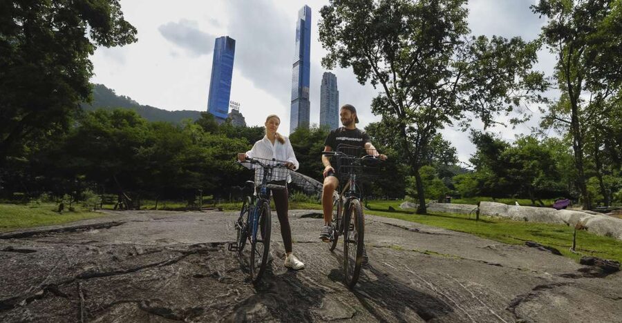 NYC: Central Park Bike Rental - Getting into Central Park safely