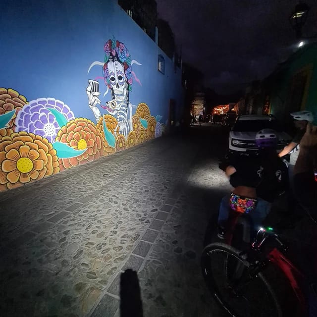 Oaxaca City: Bike Tour with Professional Guide+Art workshop - La Soledad: the final landmark before returning
